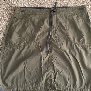 Women’s athlesiure skirt